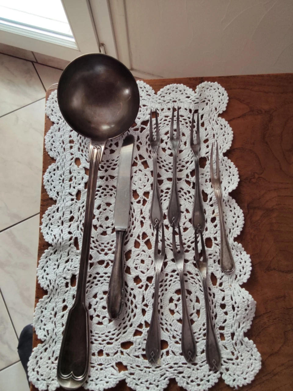 Fourchettes escargots /couteau/louche métal argenté ancien